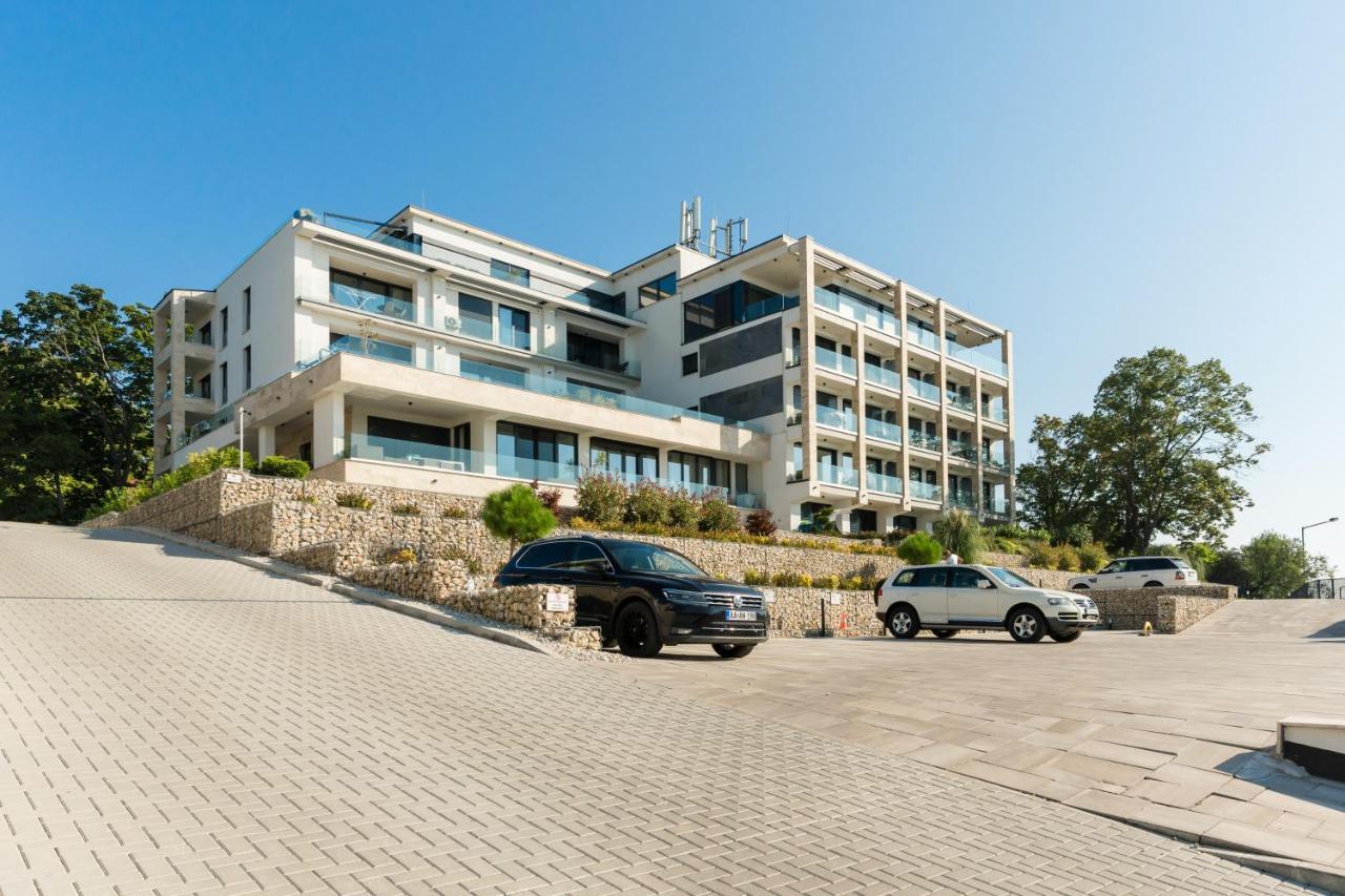 Club Panorama Lake View Apartment Alsoors Bagian luar foto